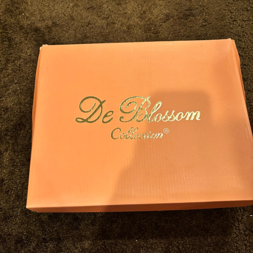 Heels - Picture 4 of 9